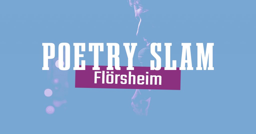 Moderator Benedict Hegemann beim Poetry Slam Flörsheim.