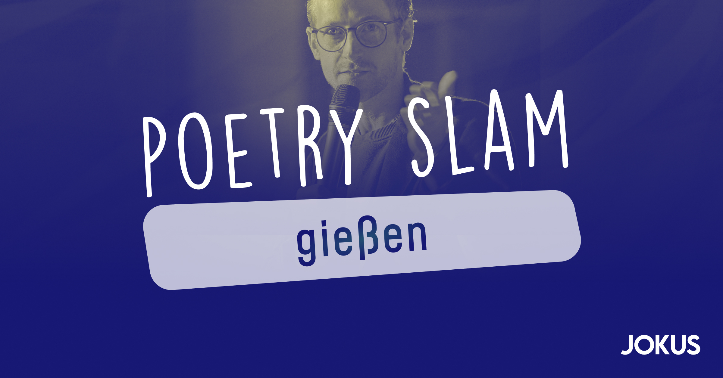 Benedict Hegemann moderiert den Poetry Slam in Gießen.